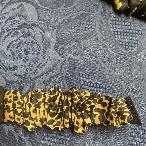 Scrunching Apple Watch bands 42mm/44mm/45mm - Picture 5 of 5